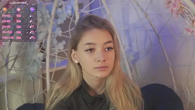 Snapshot of FlairCunard chatting on February 2025 03:29:01 PM FlairCunard online show from February 2025 03:29:01 PM