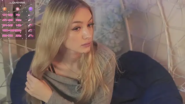 Snapshot of FlairCunard chatting on February 2025 07:28:02 PM FlairCunard online show from February 2025 07:28:02 PM