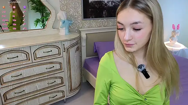 Snapshot of FlairCunard chatting on February 2025 05:42:01 PM FlairCunard online show from February 2025 05:42:01 PM