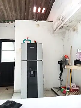 Karii-R online show from September 2025 06:22:02 PM