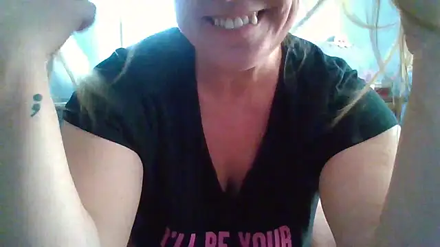 Snapshot of messyclumsyprincess chatting on February 2025 08:34:02 PM messyclumsyprincess online show from February 2025 08:34:02 PM