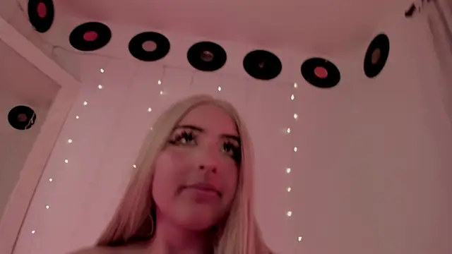  dahian14  online show from October 2025 04:24:01 AM