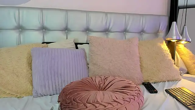 Axel brunette1 online show from March 2025 01:45:02 AM