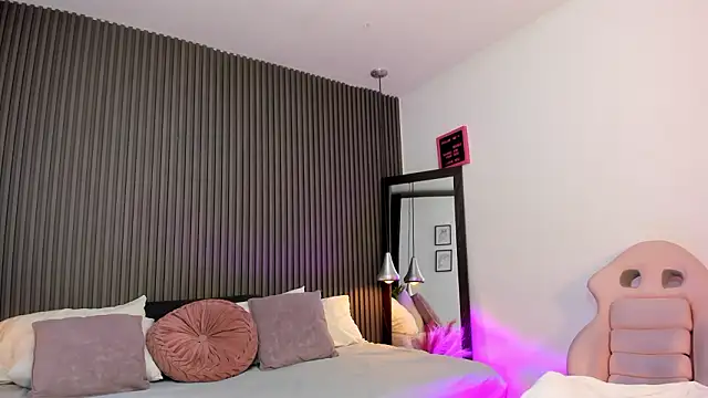 Axel brunette1 online show from February 2026 08:03:02 PM