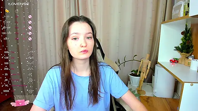 Snapshot of Fairyy_Moon chatting on January 2025 09:45:02 AM Fairyy Moon online show from January 2025 09:45:02 AM