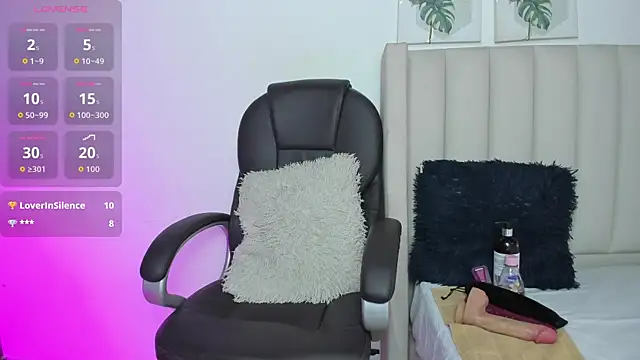 Snapshot of Marian_Boobs chatting on November 2025 07:23:02 PM Marian Boobs online show from November 2025 07:23:02 PM