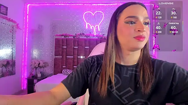 Snapshot of KylieVictoria chatting on February 2025 03:24:02 AM KylieVictoria online show from February 2025 03:24:02 AM