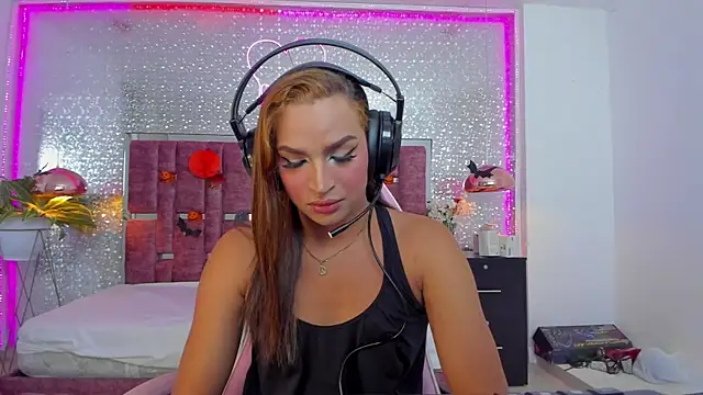 Snapshot of KylieVictoria chatting on October 2025 05:04:02 AM KylieVictoria online show from October 2025 05:04:02 AM