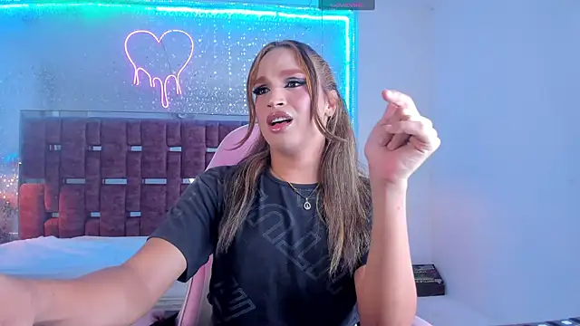 Snapshot of KylieVictoria chatting on November 2025 05:28:02 AM KylieVictoria online show from November 2025 05:28:02 AM