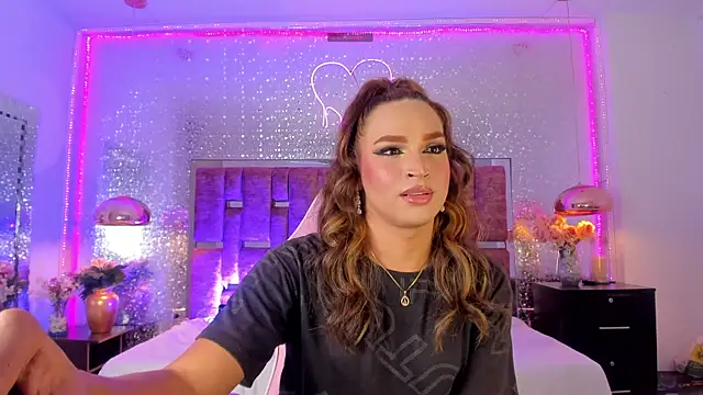 Snapshot of KylieVictoria chatting on November 2025 03:39:02 AM KylieVictoria online show from November 2025 03:39:02 AM