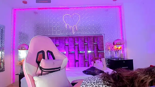 Snapshot of KylieVictoria chatting on November 2025 04:14:02 AM KylieVictoria online show from November 2025 04:14:02 AM