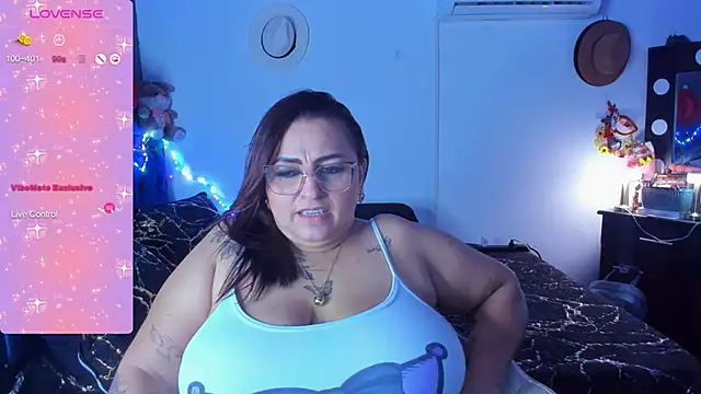 Snapshot of Ivonnee__ chatting on January 2025 05:31:01 AM Ivonnee   online show from January 2025 05:31:01 AM