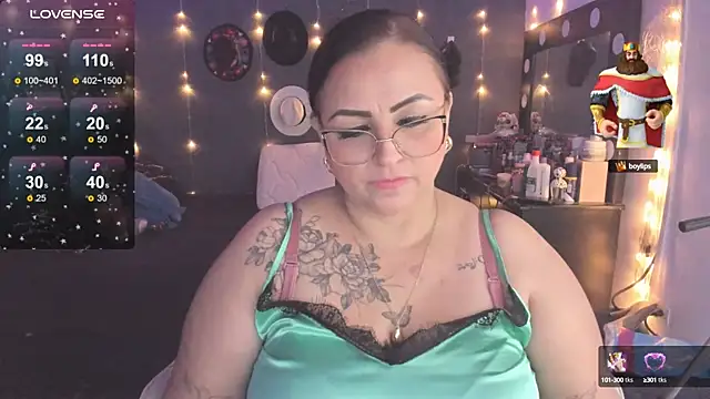 Snapshot of Ivonnee__ chatting on February 2025 07:10:01 AM Ivonnee   online show from February 2025 07:10:01 AM