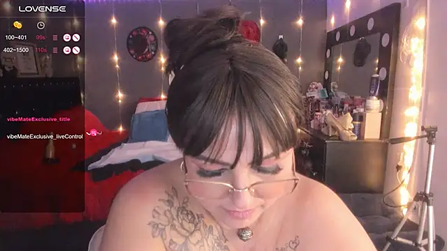 Snapshot of Ivonnee__ chatting on March 2025 07:37:02 AM Ivonnee   online show from March 2025 07:37:02 AM