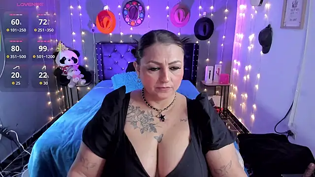 Ivonnee   online show from November 2025 04:15:01 AM