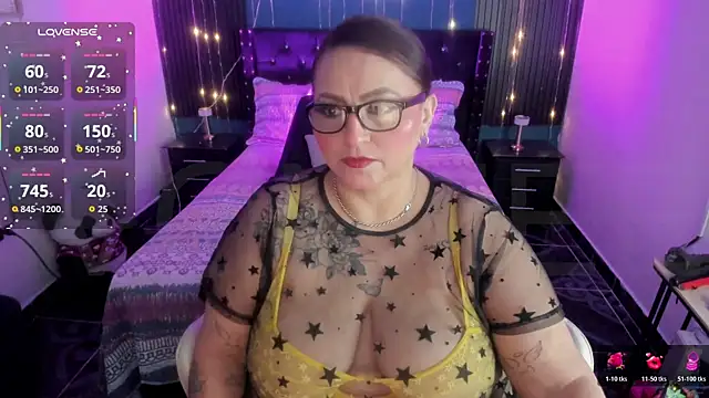 Snapshot of Ivonnee__ chatting on July 2026 04:29:02 AM Ivonnee online show from July 2026 04:29:02 AM