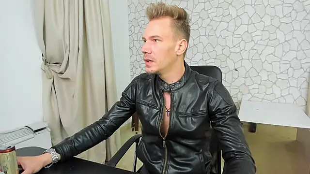 MateoBenjaminX online show from January 2025 07:55:01 PM