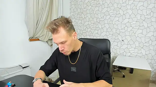 MateoBenjaminX online show from January 2025 07:56:02 PM