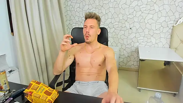 MateoBenjaminX online show from January 2025 09:39:02 PM