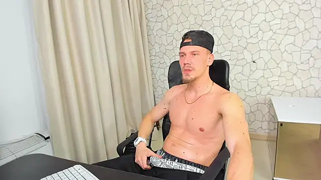 MateoBenjaminX online show from February 2025 06:24:02 PM