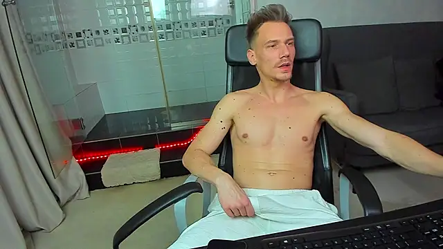 MateoBenjaminX online show from February 2025 06:53:01 PM