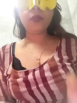 Shanaya Hotty online show from December 2024 06:37:01 PM