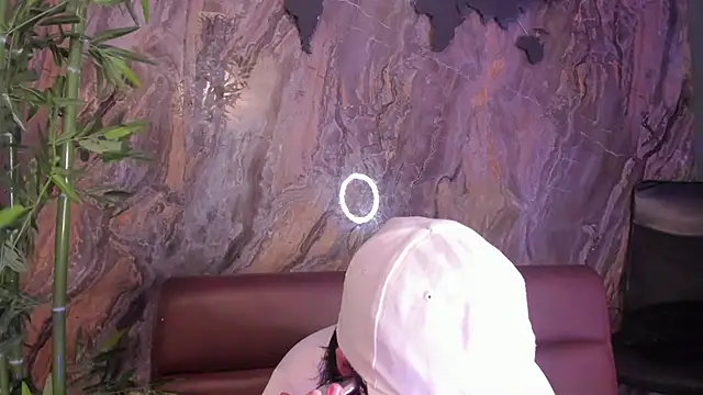 Alahia Dangelo online show from November 2025 05:31:01 PM