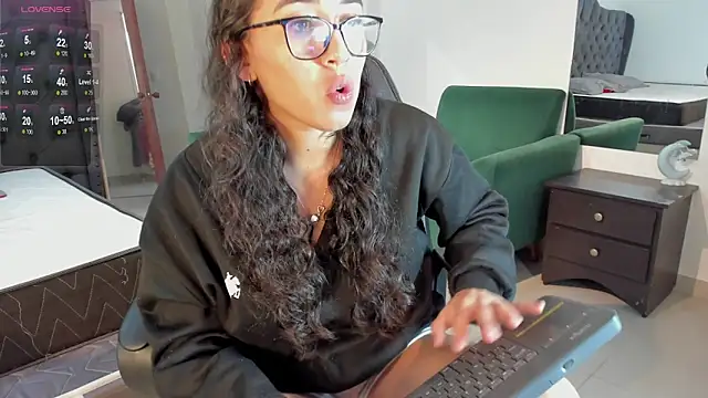  maria foxx  online show from October 2025 07:23:01 PM