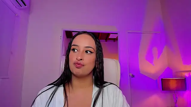 Snapshot of DaniRousse chatting on January 2025 09:40:01 PM DaniRousse online show from January 2025 09:40:01 PM