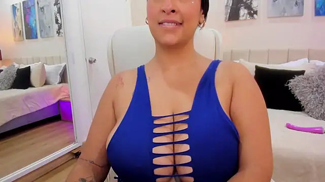 Snapshot of DaniRousse chatting on September 2025 02:18:01 PM DaniRousse online show from September 2025 02:18:01 PM