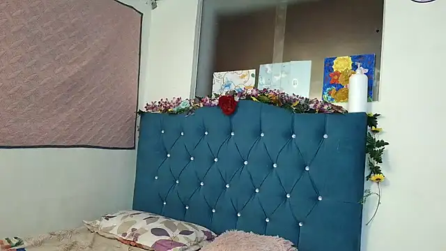 Milkdulce1 online show from March 2026 01:40:02 PM