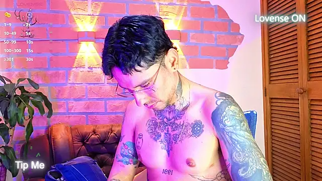 Dylanstonne online show from November 2025 08:31:01 PM