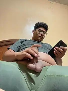 Snapshot of Ruk436 chatting on January 2025 04:20:01 AM Ruk436 online show from January 2025 04:20:01 AM