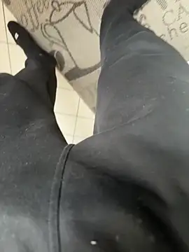 Snapshot of kareem0010 chatting on February 2025 10:49:02 AM kareem0010 online show from February 2025 10:49:02 AM