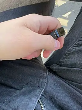 Snapshot of kareem0010 chatting on March 2025 01:46:01 PM kareem0010 online show from March 2025 01:46:01 PM