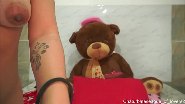 LeagueOfLovers online show from December 2024 03:30:02 AM