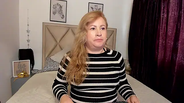 Snapshot of MonyCassius chatting on November 2025 12:16:02 PM MonyCassius online show from November 2025 12:16:02 PM