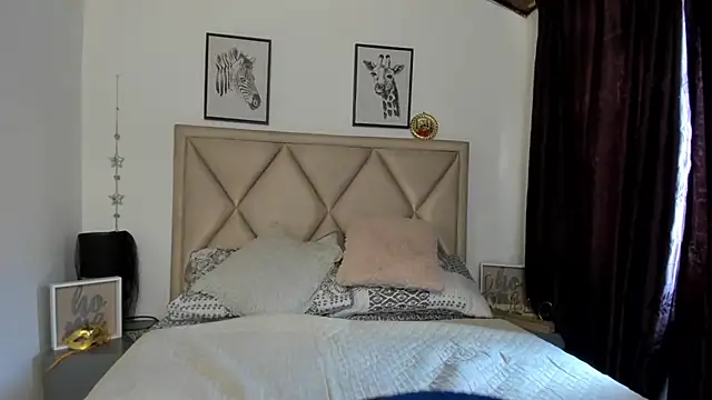 Snapshot of MonyCassius chatting on November 2025 01:03:01 PM MonyCassius online show from November 2025 01:03:01 PM