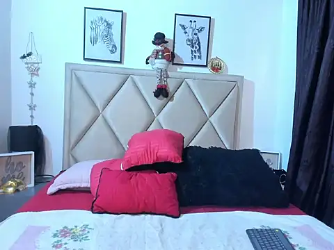 Snapshot of MonyCassius chatting on December 2025 12:14:01 PM MonyCassius online show from December 2025 12:14:01 PM