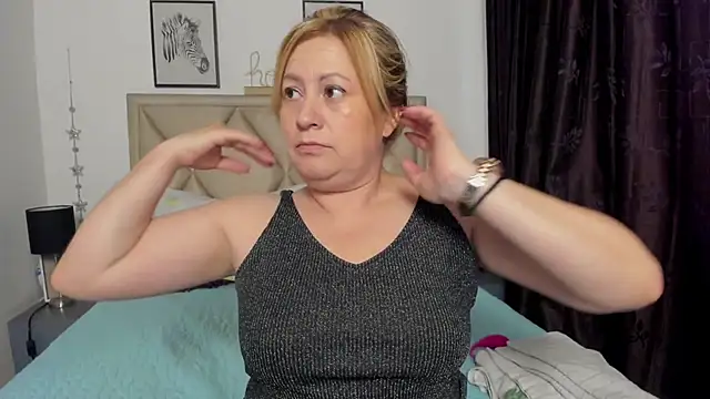 MonyCassius online show from April 2026 12:12:01 PM