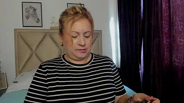 MonyCassius online show from April 2026 12:09:02 PM