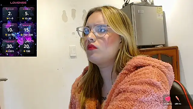 Snapshot of kendallclarkk03 chatting on February 2025 08:17:01 AM kendallclarkk03 online show from February 2025 08:17:01 AM