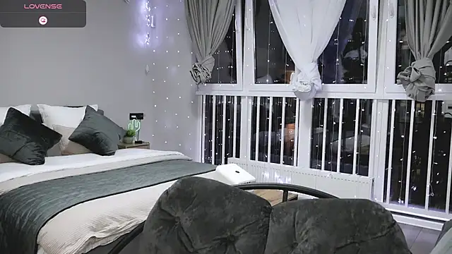 Dasha M online show from April 2026 04:15:01 PM