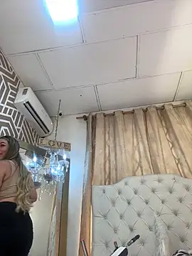 SashaDurante online show from April 2026 11:49:01 AM