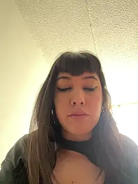 Carla Phoenix online show from November 2025 04:18:02 PM