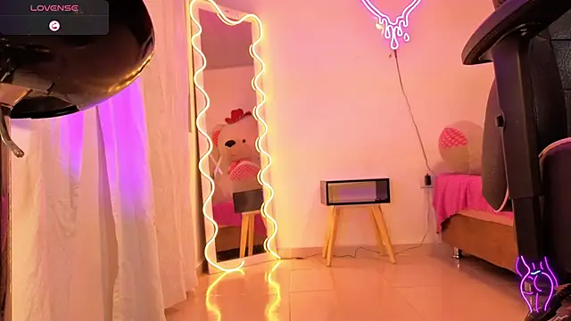 Laylafoxy tay online show from October 2025 03:15:02 AM