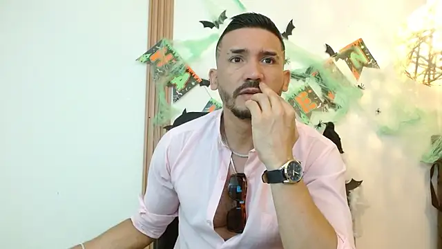 Snapshot of Reiko_85_ chatting on October 2025 02:39:02 PM Reiko 85 online show from October 2025 02:39:02 PM