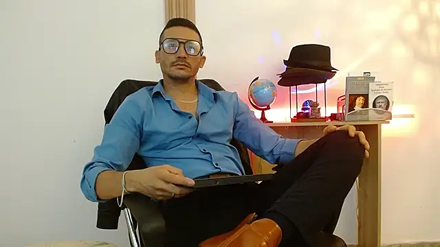 Snapshot of Reiko_85_ chatting on November 2025 03:11:01 PM Reiko 85 online show from November 2025 03:11:01 PM