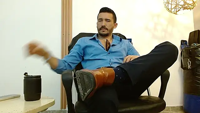 Snapshot of Reiko_85_ chatting on November 2025 03:01:02 PM Reiko 85 online show from November 2025 03:01:02 PM