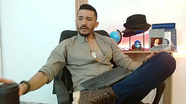 Snapshot of Reiko_85_ chatting on November 2025 02:39:01 PM Reiko 85 online show from November 2025 02:39:01 PM